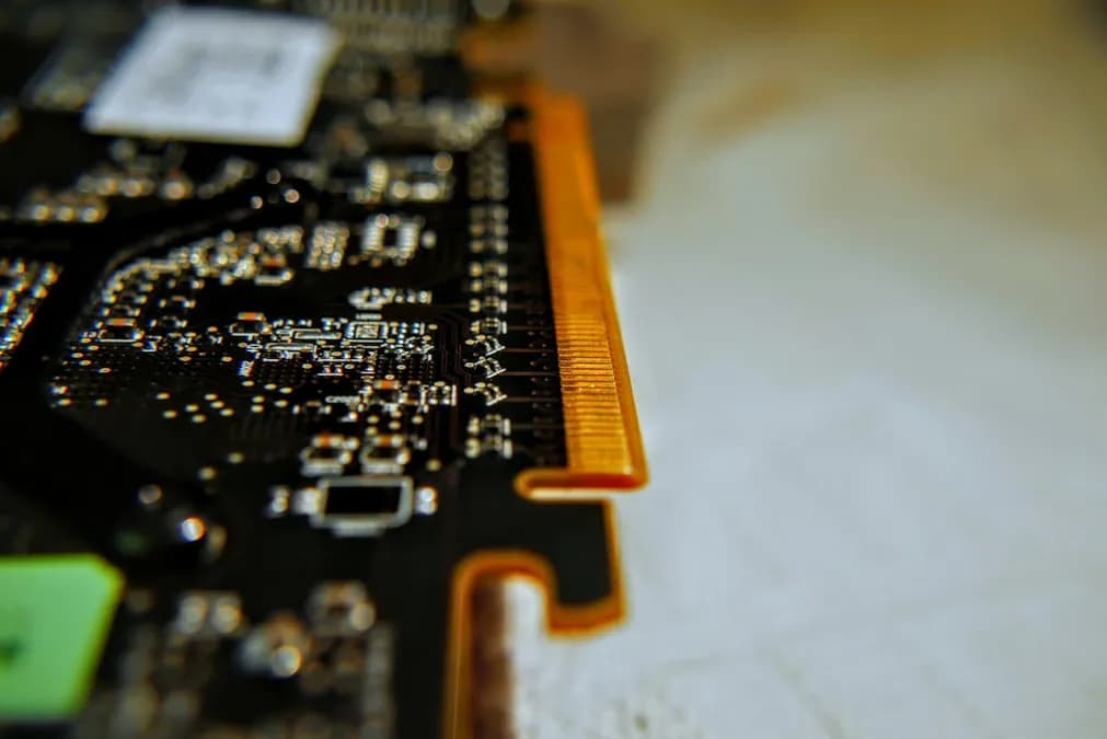 Variabilité des performances GPU en cloud : comprendre la loterie du silicium pour les loueurs