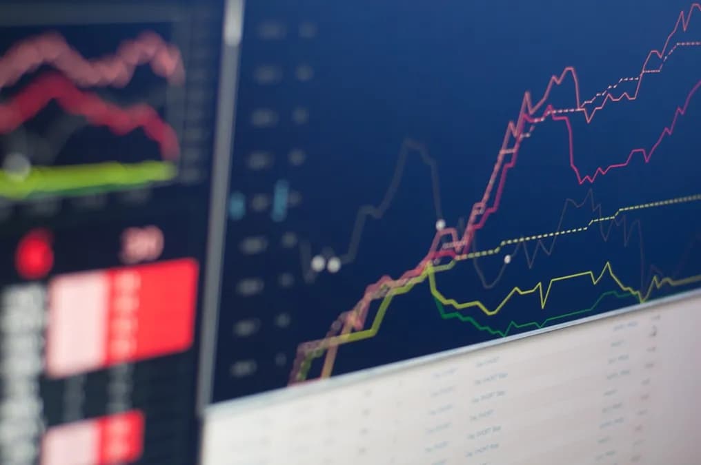 Données et IA agentique : les défis spécifiques des services financiers pour une IA autonome fiable