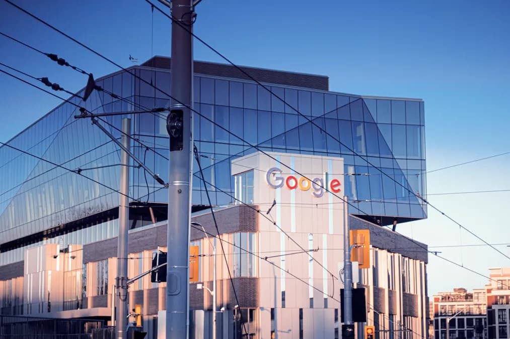 Google investit 30 milliards dans SpaceX pour le calcul IA