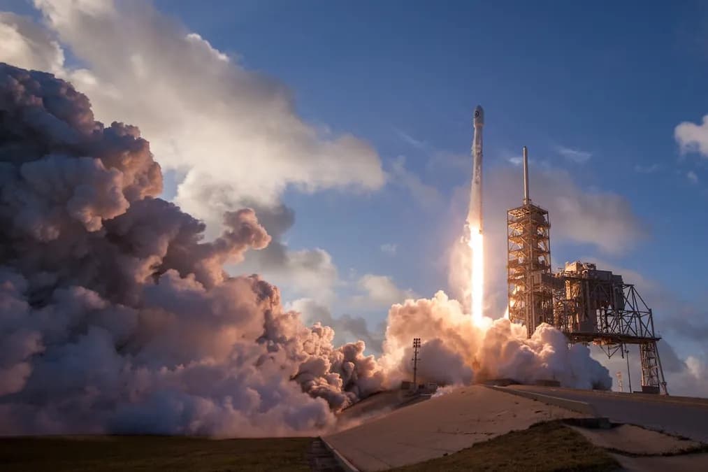 Elon Musk dément un rapport sur un prototype de téléphone AI de SpaceX